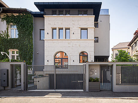House in the Historic Center by AB + Partners - 13