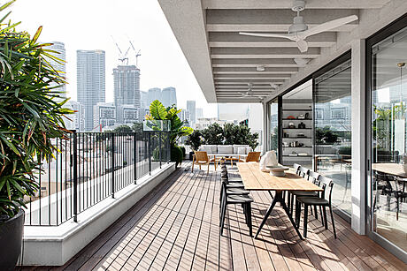RA Apartment by Maya Sheinberger - 8