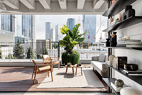 RA Apartment by Maya Sheinberger - 10