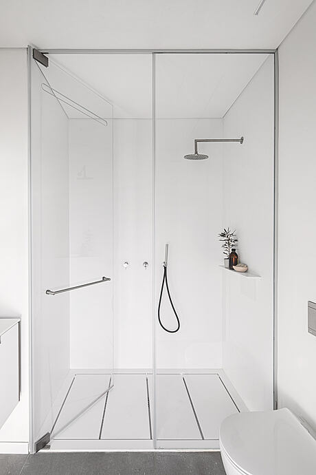 RA Apartment by Maya Sheinberger - 19