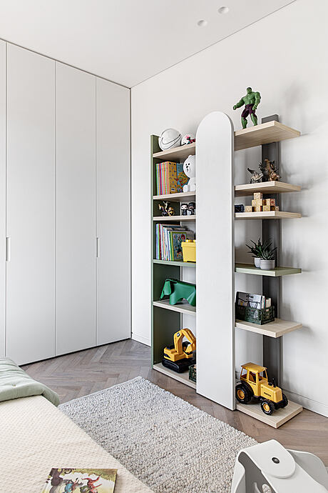 RA Apartment by Maya Sheinberger - 12