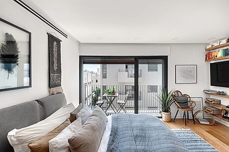 A Rooftop Apartment Overlooking Two Cities by Halel Architects - 11