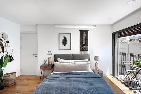 A Rooftop Apartment Overlooking Two Cities by Halel Architects - 10