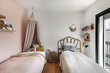 A Rooftop Apartment Overlooking Two Cities by Halel Architects - 7