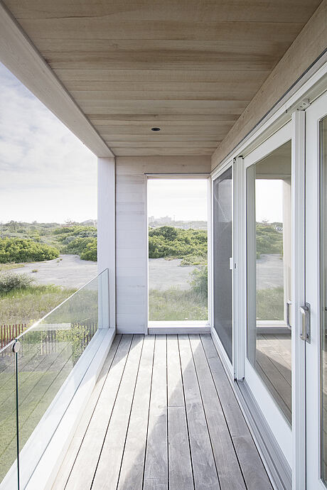 Lido Beach House II by Resolution: 4 Architecture - 11