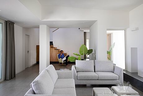 Contemporary Farmhouse by Provenzano Architetti Associati - 2