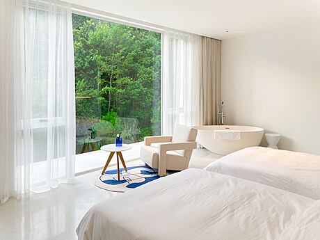 10³ Boutique Hotel by LQS Architects - 4