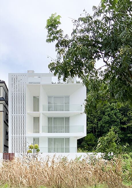 10³ Boutique Hotel by LQS Architects - 7