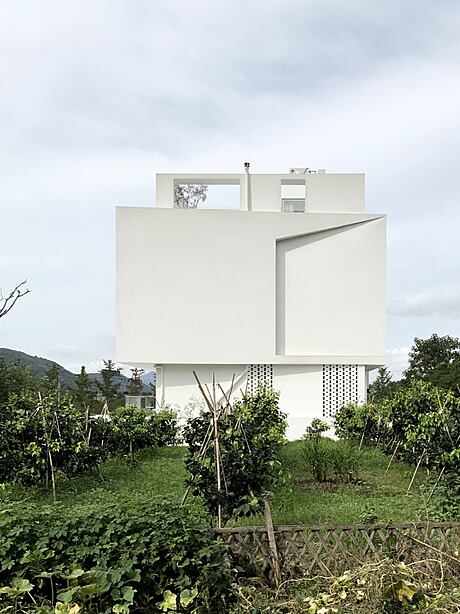 10³ Boutique Hotel by LQS Architects - 8
