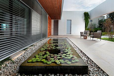 Four-Annex Family Home by Itsik Niv - 14