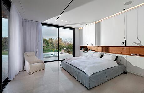 Four-Annex Family Home by Itsik Niv - 10