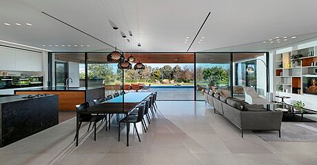 Four-Annex Family Home by Itsik Niv - 5