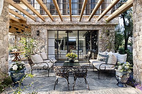 Modern Farmhouse by Keren Niv-Toledano - 19