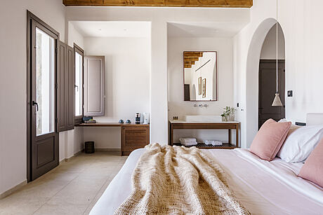 Pelican Bay Suites by Anna Tsalikian - 12