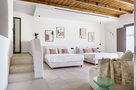 Pelican Bay Suites by Anna Tsalikian - 8