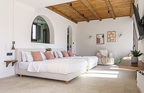 Pelican Bay Suites by Anna Tsalikian - 3