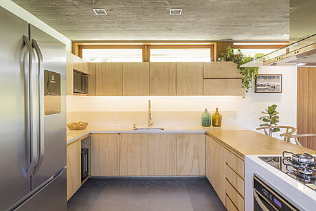 Boa Vista House by Gabriel Pozzobom - 4