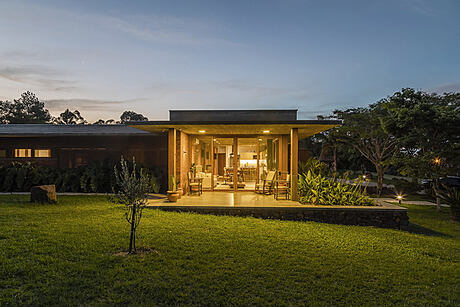 Boa Vista House by Gabriel Pozzobom - 11