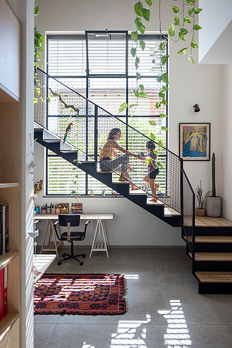 Northern Exposure: Cozy Family Home Embracing Nature - 7