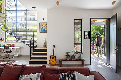 Northern Exposure: Cozy Family Home Embracing Nature - 3