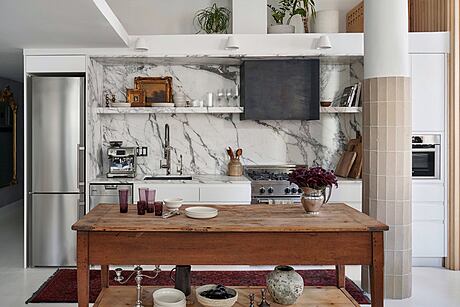 Dumbo Loft: A Luxurious Industrial Modernist Property - 3