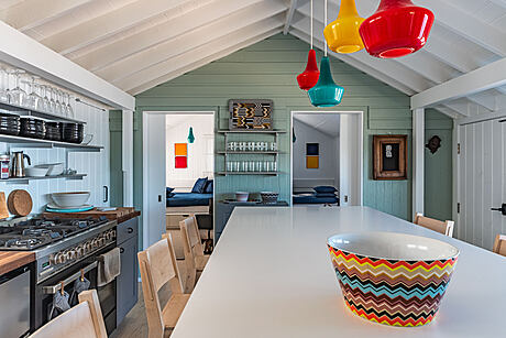 Cottage at Towd Point Road: A Minimalist Waterfront Retreat - 7