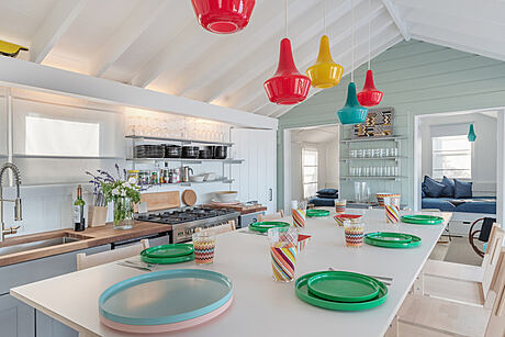 Cottage at Towd Point Road: A Minimalist Waterfront Retreat - 5