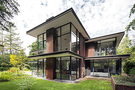 Villa Trompenberg: A Timeless Modern Home in Hilversum - 3