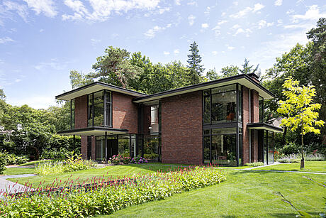 Villa Trompenberg: A Timeless Modern Home in Hilversum - 7