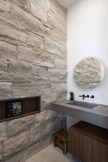 Weirs Lane: Mies Van Der Rohe-Inspired Design in Canada - 8