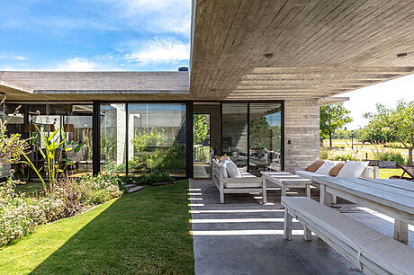 Casa Pilará: A Young Couple’s Country Home - 11