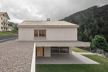 House in Sägeweg: A Fusion of Italian & German Design - 2