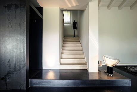 House PF: A Striking Blend of 1970s Milanese Nightclub Vibes - 4