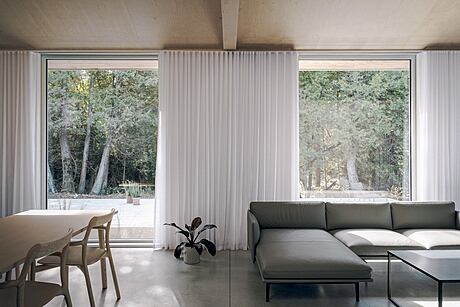 Devil’s Glen: A Solar-Oriented Retreat in Bruce Peninsula - 4