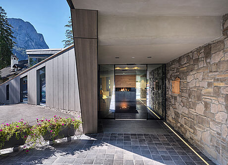 Hotel Villa Madonna: A Contemporary Masterpiece - 9
