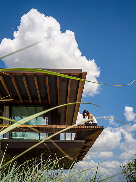 OS House: Where Nature Meets Design in Brazil - 7