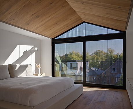 Everden: A Striking Narrow Contemporary Residence - 7