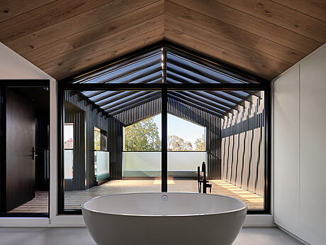 Everden: A Striking Narrow Contemporary Residence - 8