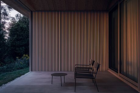 Devil’s Glen: A Solar-Oriented Retreat in Bruce Peninsula - 8