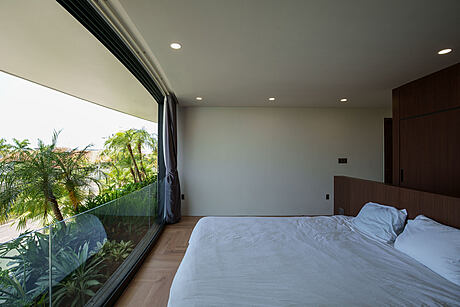 Waves House: A Nature-Inspired Coastal Home for Multi-Generational Living - 6