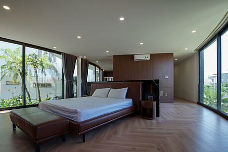 Waves House: A Nature-Inspired Coastal Home for Multi-Generational Living - 8