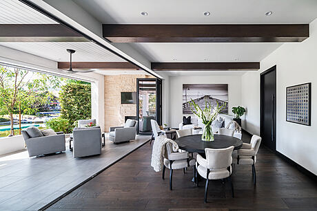 Redsail Residence: Modern Luxury Meets Lakeside Charm - 2
