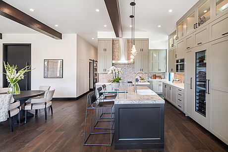 Redsail Residence: Modern Luxury Meets Lakeside Charm - 4