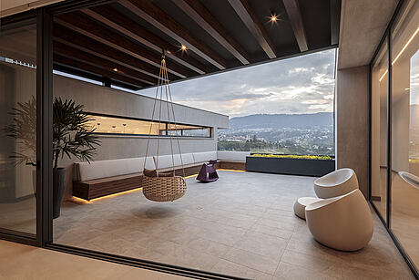 Paralelogramo House: Where Luxury Meets Nature in the Heart of Quito - 5