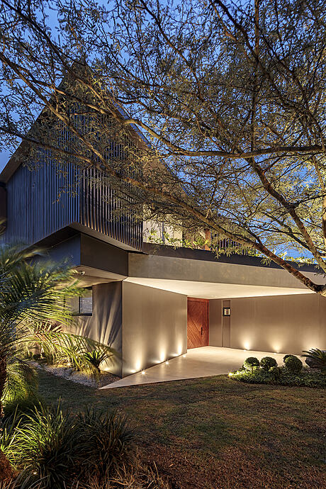 Paralelogramo House: Where Luxury Meets Nature in the Heart of Quito - 10