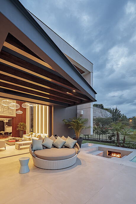 Paralelogramo House: Where Luxury Meets Nature in the Heart of Quito - 8