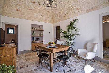 Borgo Aratico: A Revitalized Historic Farmhouse in Monopoli - 3