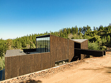 Casa Vichuquén: A Harmonious Fusion of Wood and Modern Design - 2