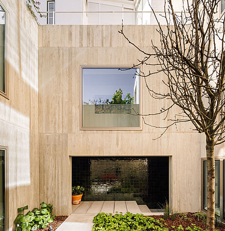 House in Rua São Francisco de Borja by Bak Gordon Arquitectos - 2
