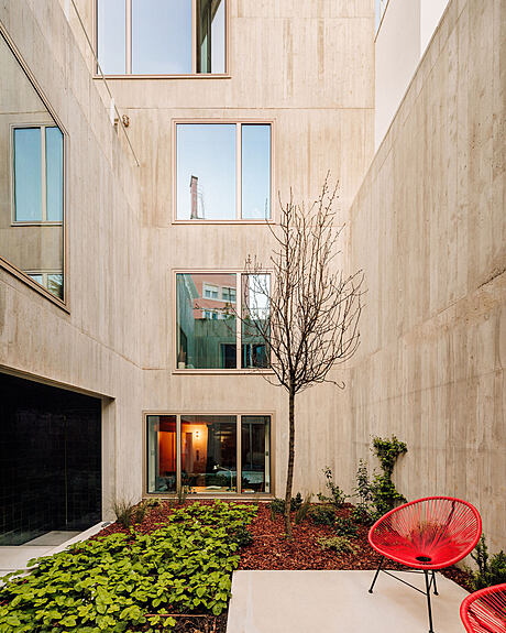 House in Rua São Francisco de Borja by Bak Gordon Arquitectos - 3